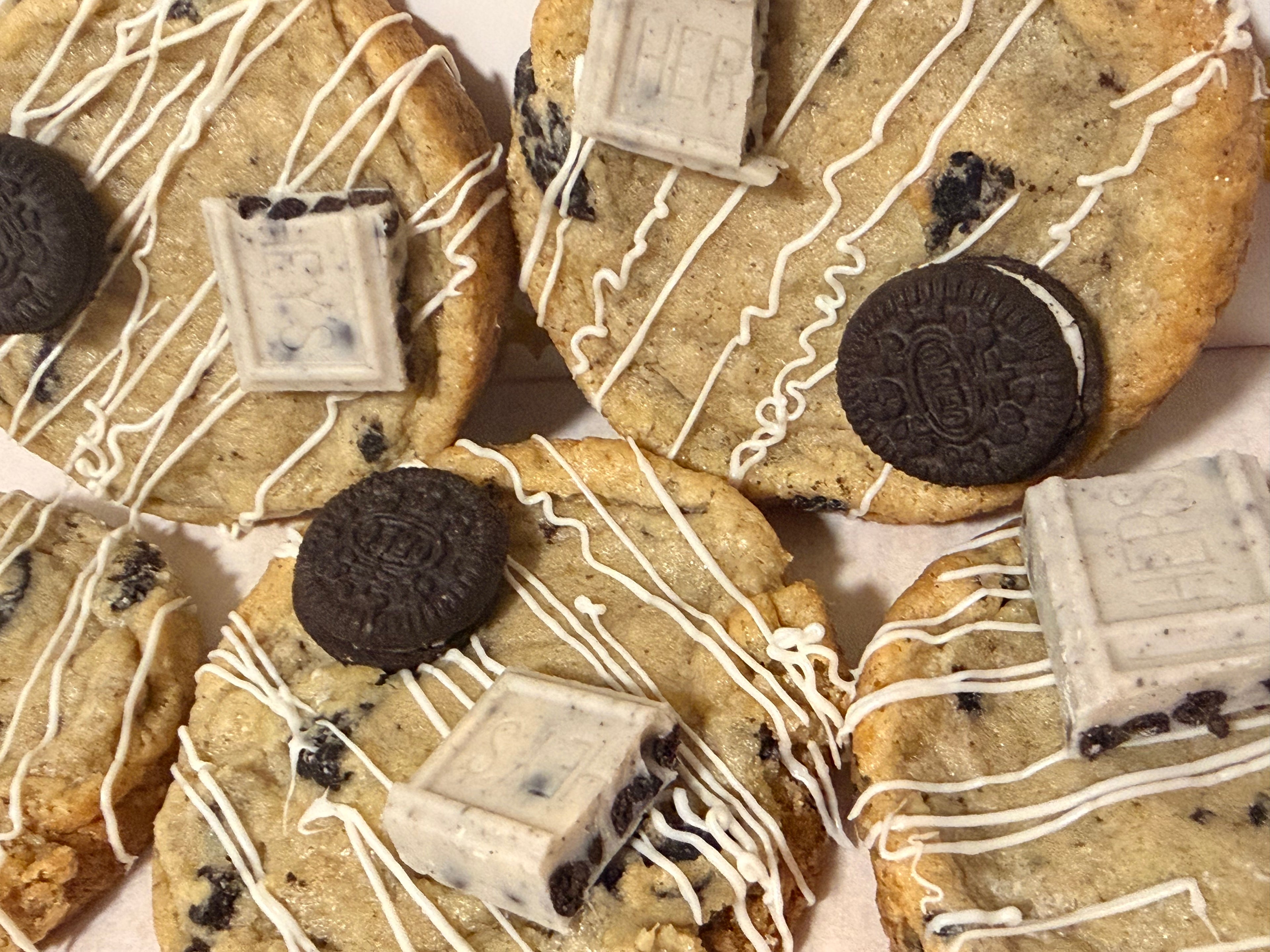 Cookies & cream cookie