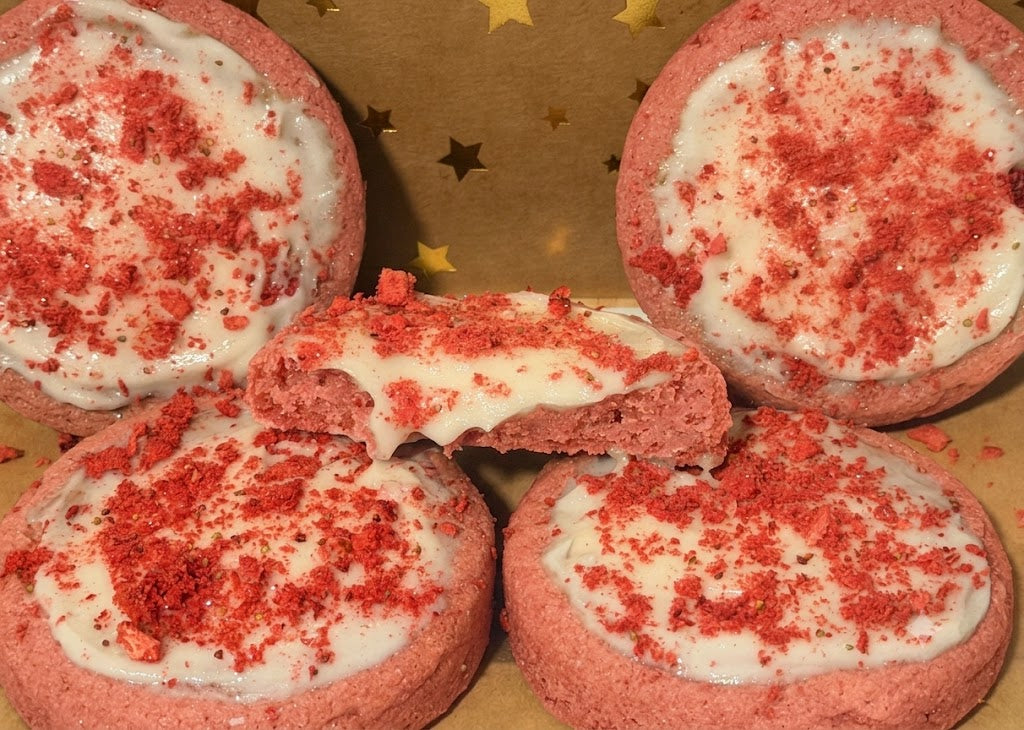 Strawberry’s & cream cookie